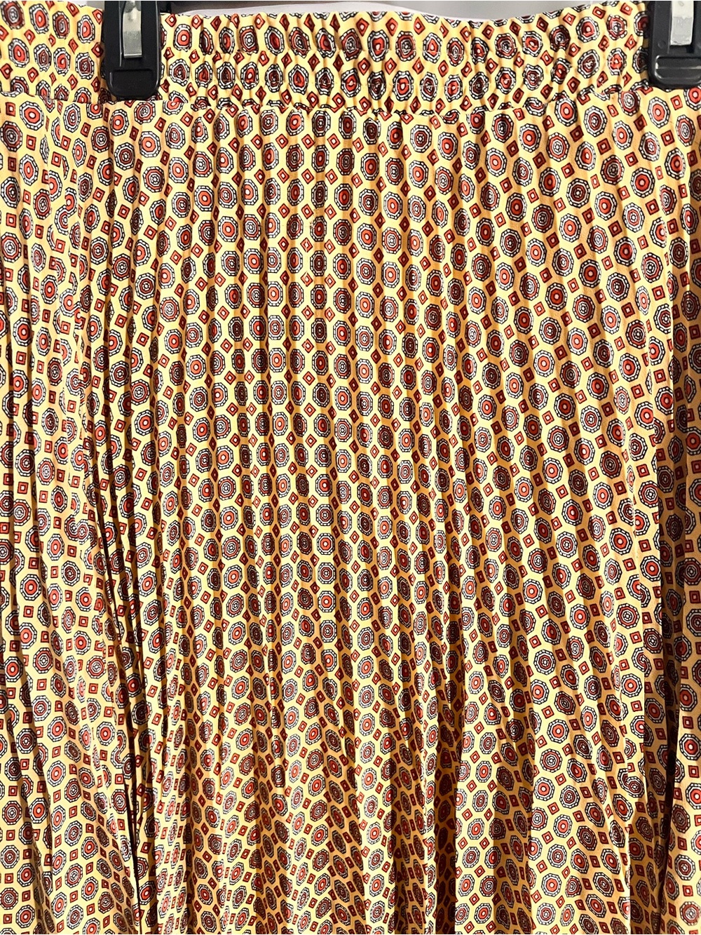 Max Studio Pleated Maxi Skirt in Yellow and Brown Geometric Print - Picture 2 of 7